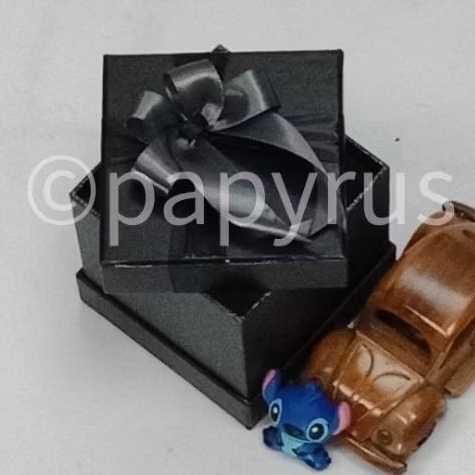 

PAPYRUS Sandwich 10x10 Tinggi 10cm Kotak Kado Gift Box V3