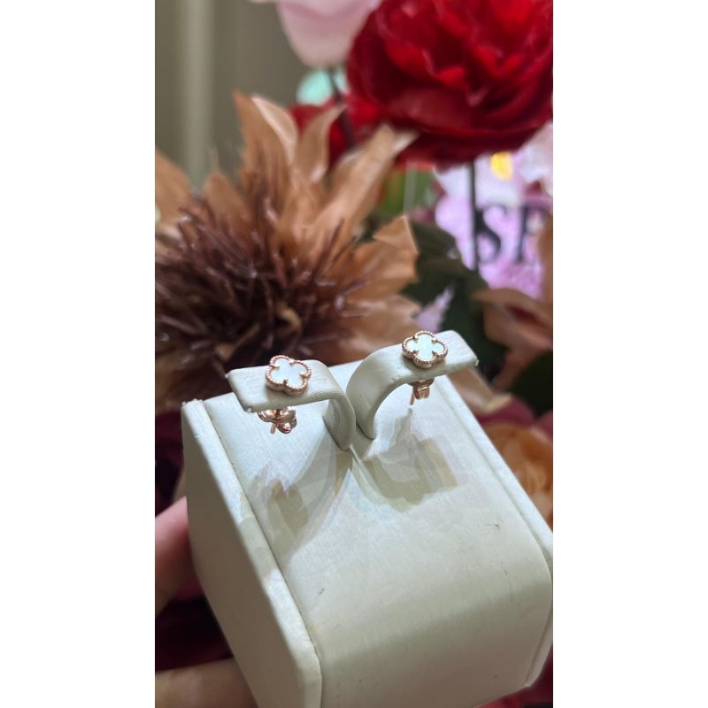 Anting Amero VC Putih Rosegold