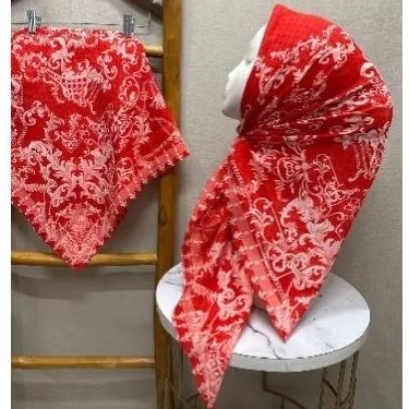 HIJAB SEGI EMPAT VOAL MOTIF BUNGA BATIK MERAH PUTIH