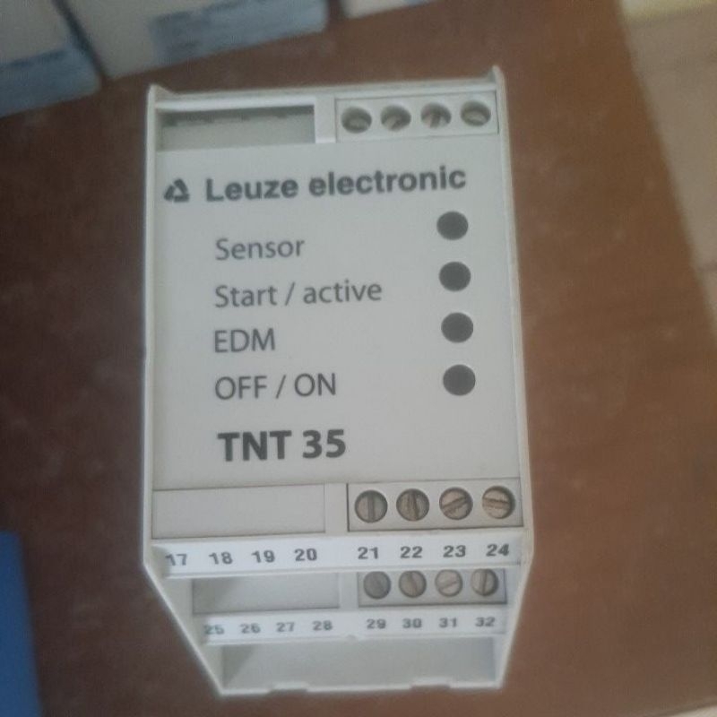TNT 35 TEST CONTROL UNIT LEUZE 24VDC ELECTRONIC 50033058.SECOND