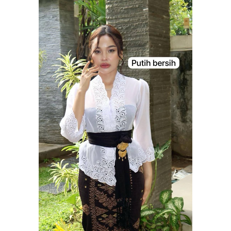 kebaya jadi bordir motif ukir/kebaya jadi terbaru/kebaya jadi bordir jumbo/kebaya bordir Bali