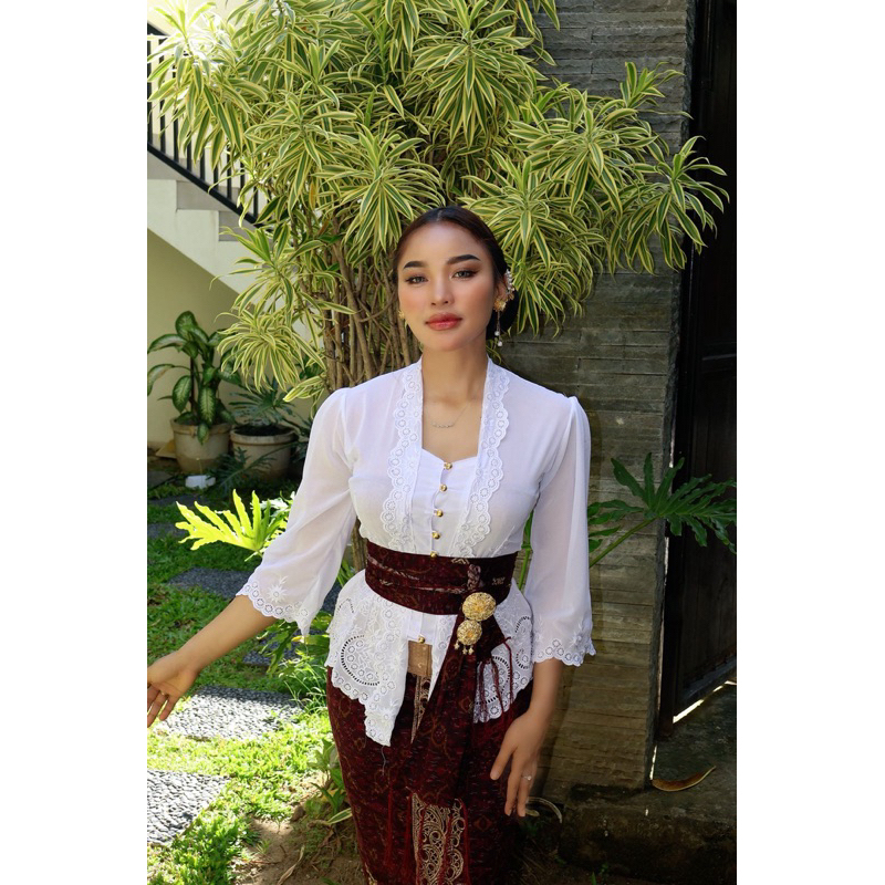 kebaya jadi bordir kerah lipat/kebaya jadi bordir terbaru/kebaya jadi bordir jumbo/kebaya jadi bordi
