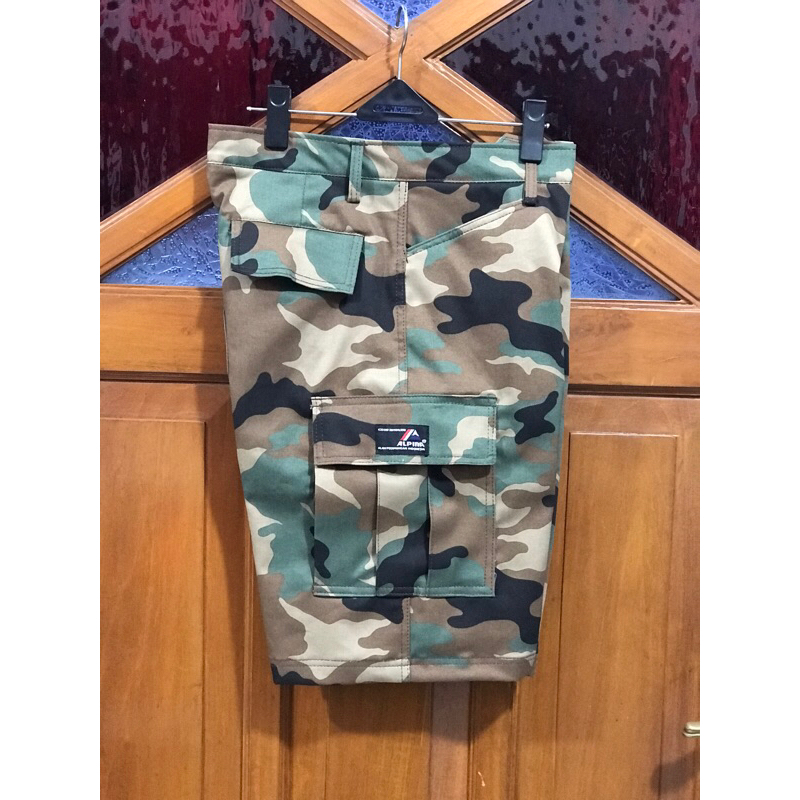 Celana Pendek Loreng Alpina size 33/34/35/36