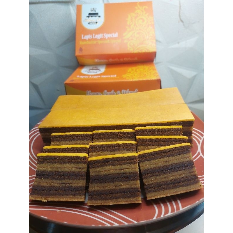 

LapisLegitOriginalMahkotaSariCakes&Bakery'sKue
