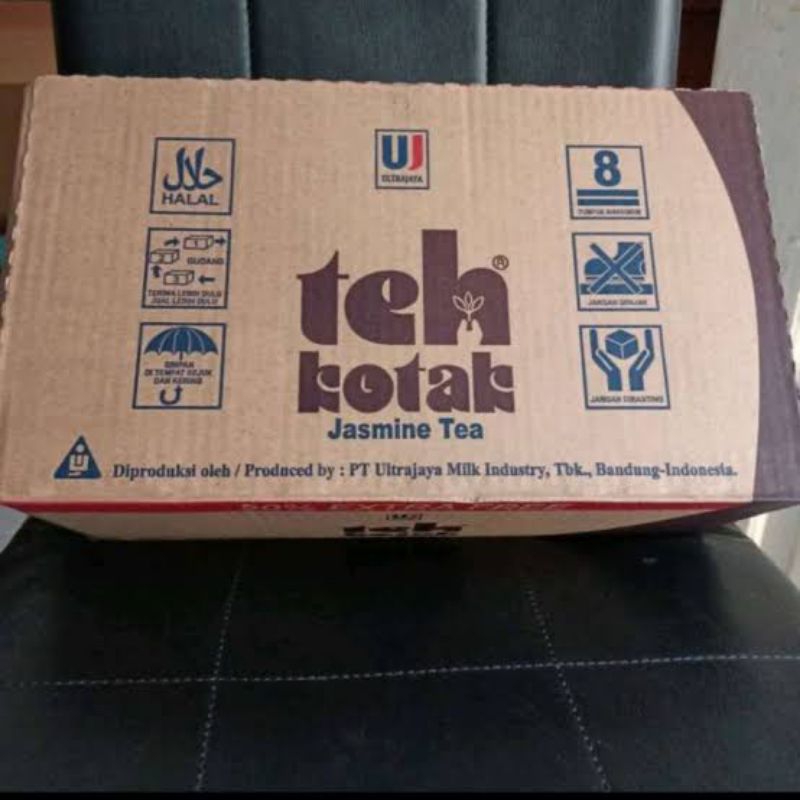 

Ultra Teh Kotak Jasmine Tea Melati 300 ML 1 Dus Isi 24 Pcs