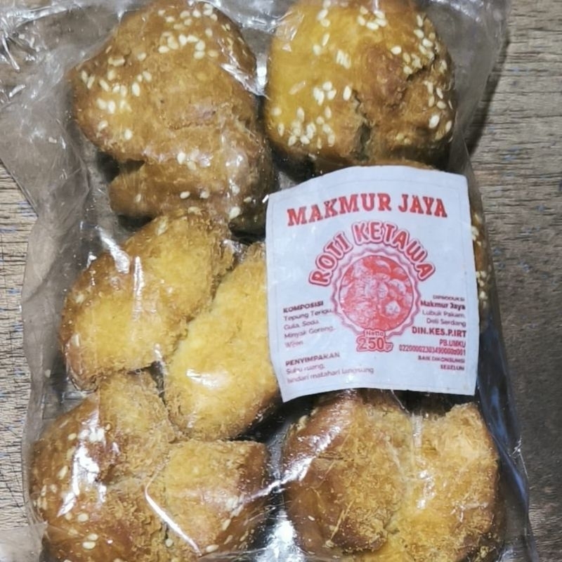 

roti ketawa wijen Medan cap Makmur Jaya