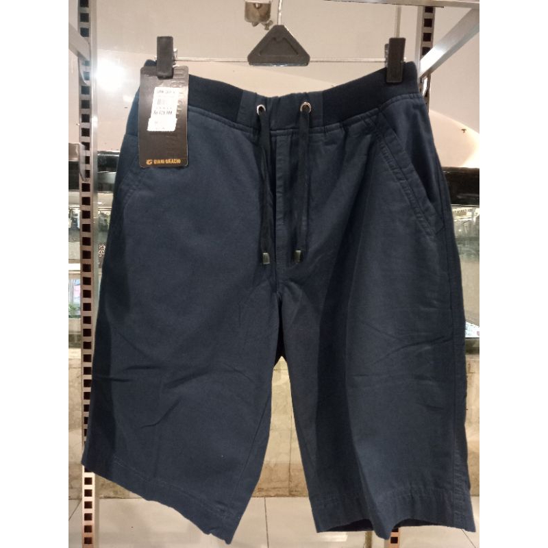 CELANA PENDEK GIANI GRACIO