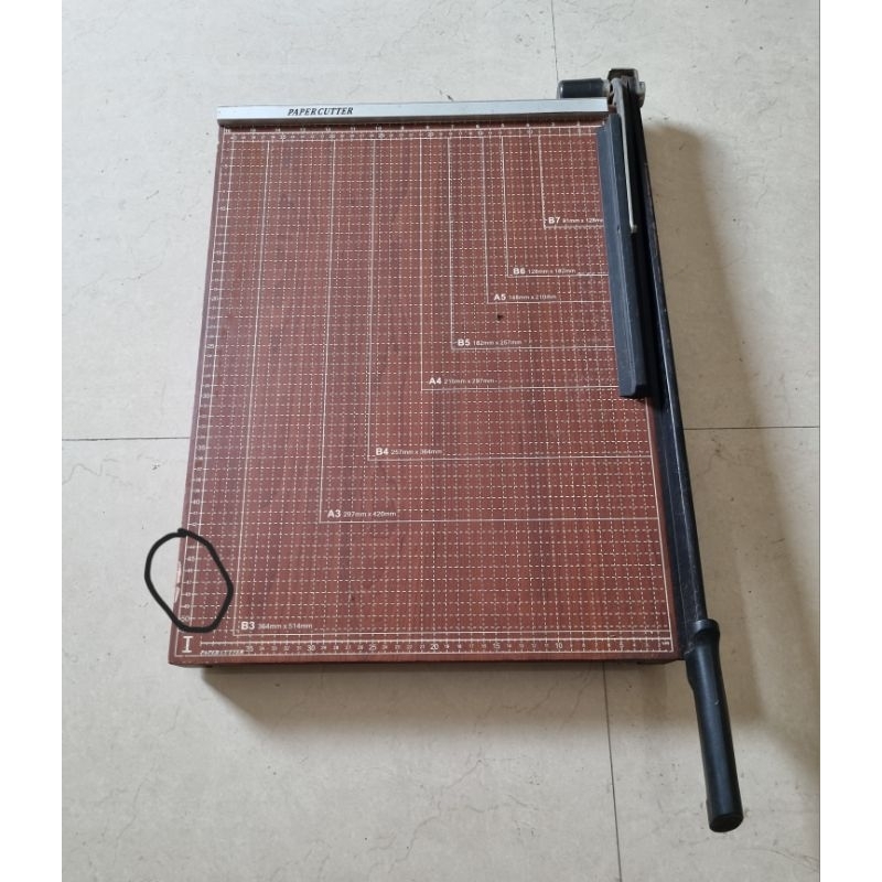 

pemotong kertas /paper cutter b3