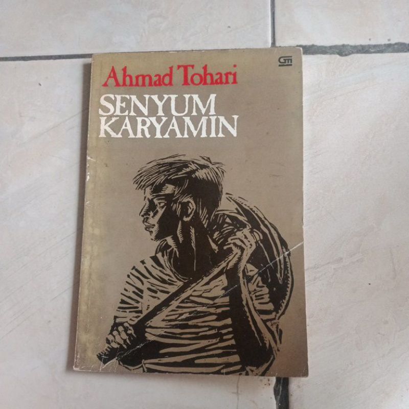 Buku senyum karyamin - Ahmad tohari