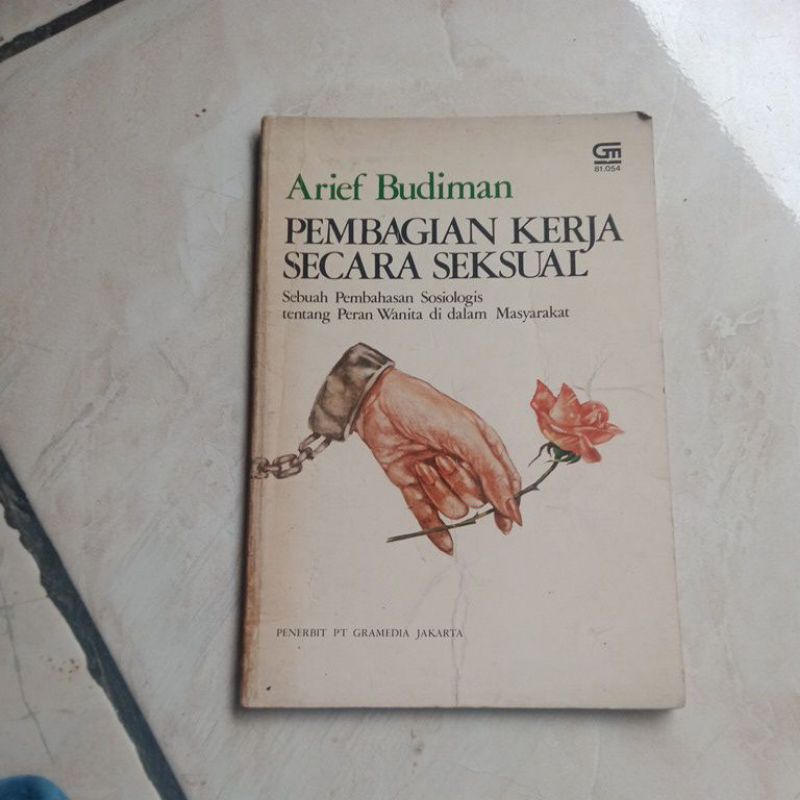 buku pembagian kerja secara seksual - Arief Budiman