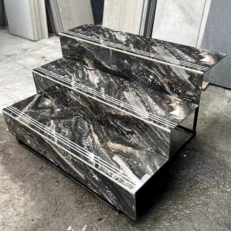 GRANIT TANGGA BODRES 120X120 MOTIF MARMER CUSTOM UKURAN