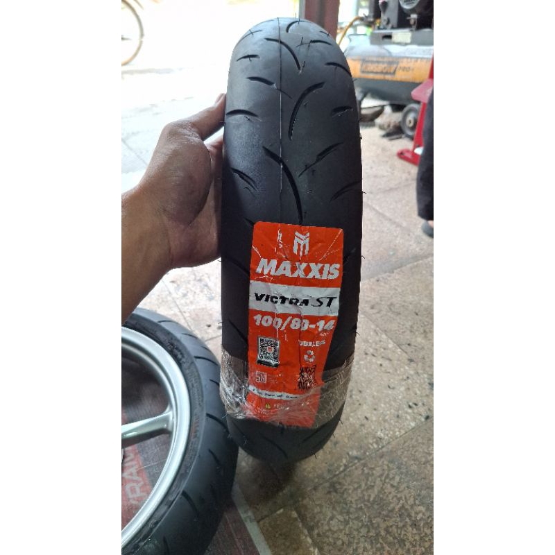 BAN MAXXIS VICTRA 100/80-14 TUBLES/BAN DEPAN PCX150/BAN MAXXIS DEPAN NEW VARIO160/BAN BELAKANG NEW V