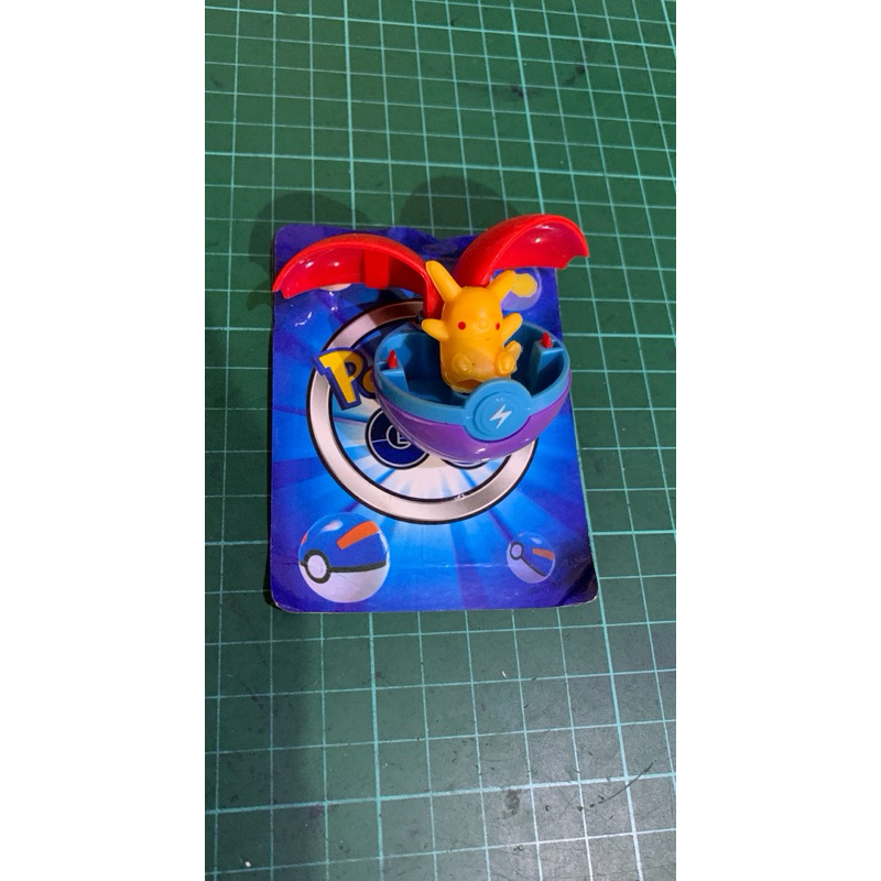 mainan bola pokemon magnetik