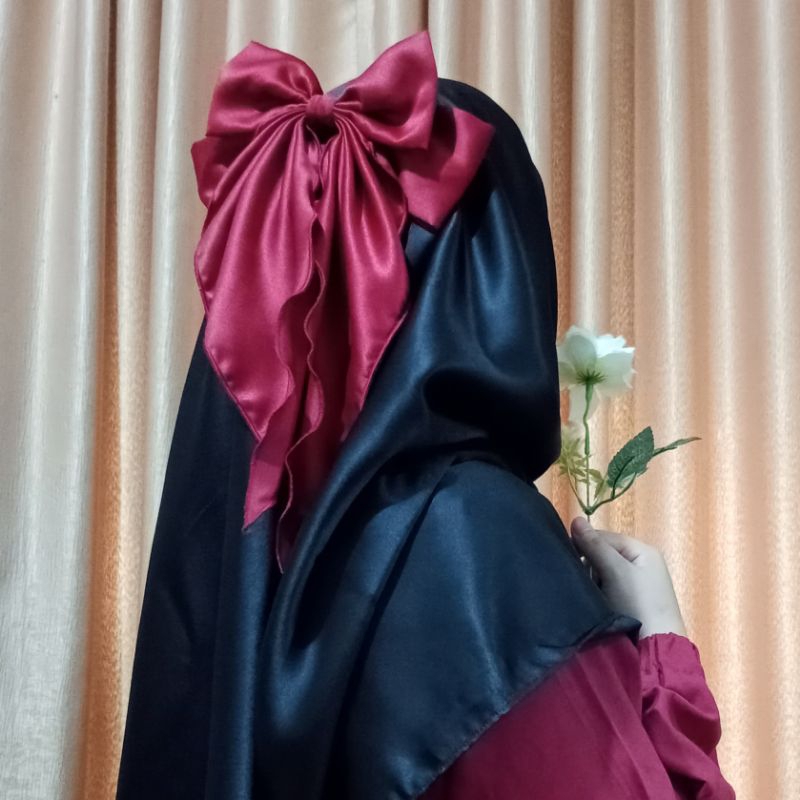 pita hijab merah pin bros