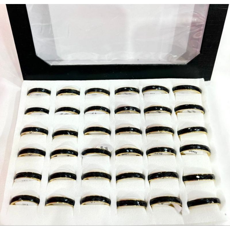 Cincin Emas Combi Black Anti Karat Couple Pria Wanita Gold Kuning Emas Slim Polos Titanium Stainless