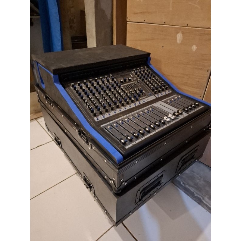 Hardcase mixer 12 channel