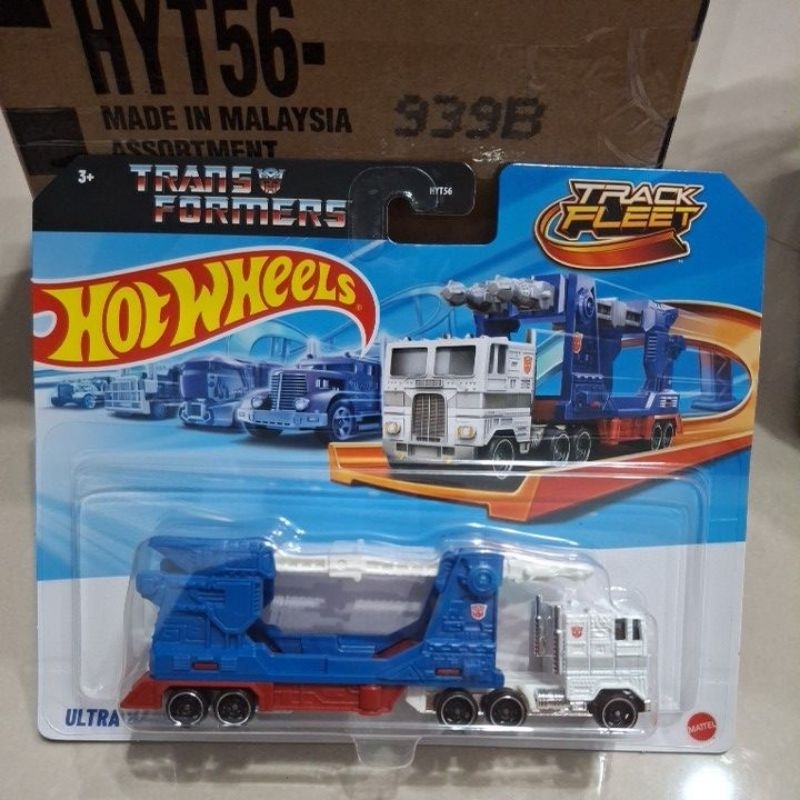 ultra magnus hotwheels transformers track fleet
