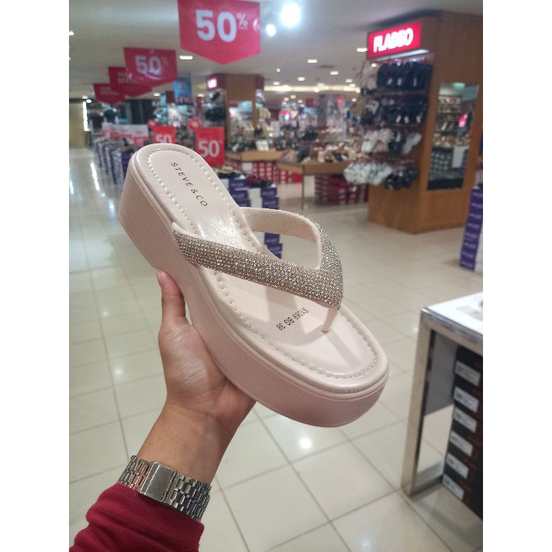 Sandal brand Steve & Co