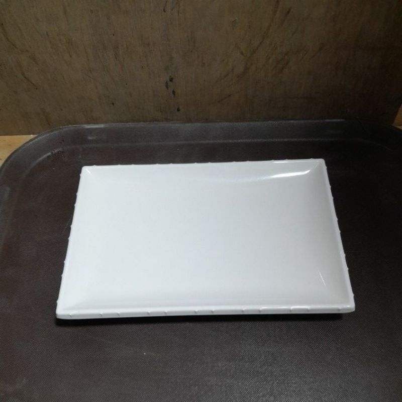 piring melamin kotak ukuran lebar 15 cm/panjang 21 cm