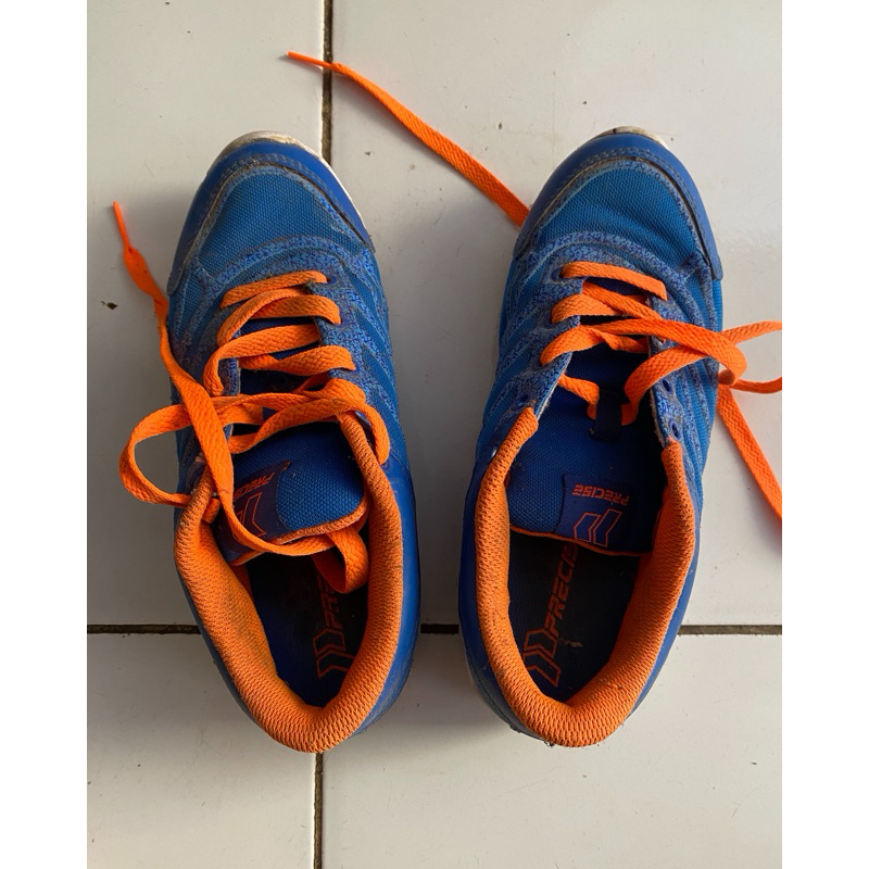 Preloved sepatu merk precise size 34