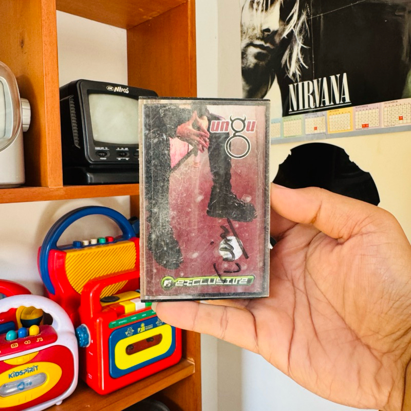 Kaset Pita / Tape / Walkman Ungu Tempat Terindah Original 100% Berfungsi / Tested Indonesia Luar Cam