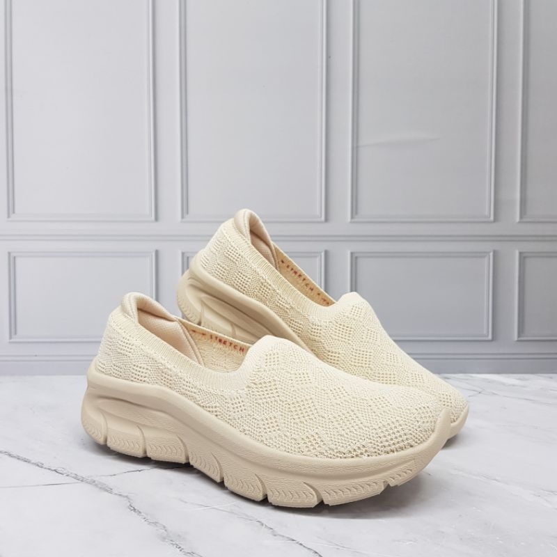 Sepatu Wanita Skechers GoWalk Flex 2.0