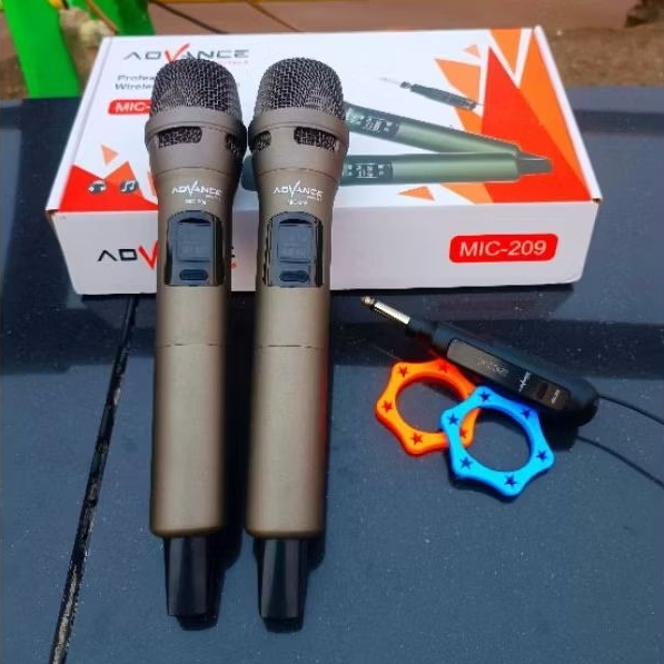 COD ready stok mic wireless Advance 209 baru, bisa di cas ulang, jarak sinyal 30 meter suara jernih 