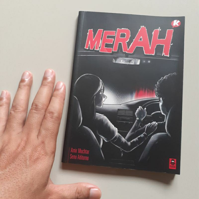buku komik indonesia Merah karya Amir Muchtar  dan Seno Aditomo