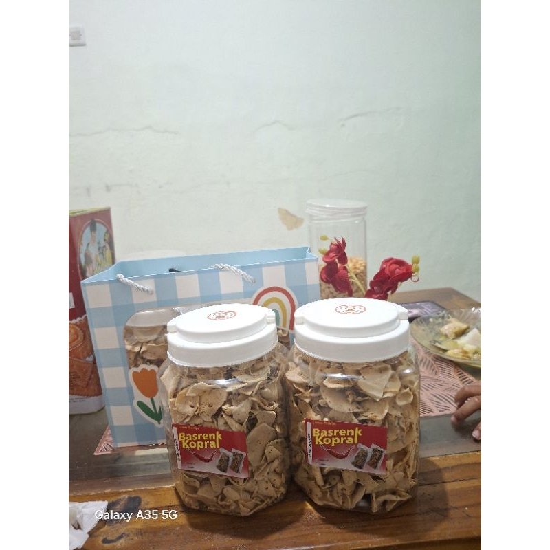 

Hampers basreng pedas & ori