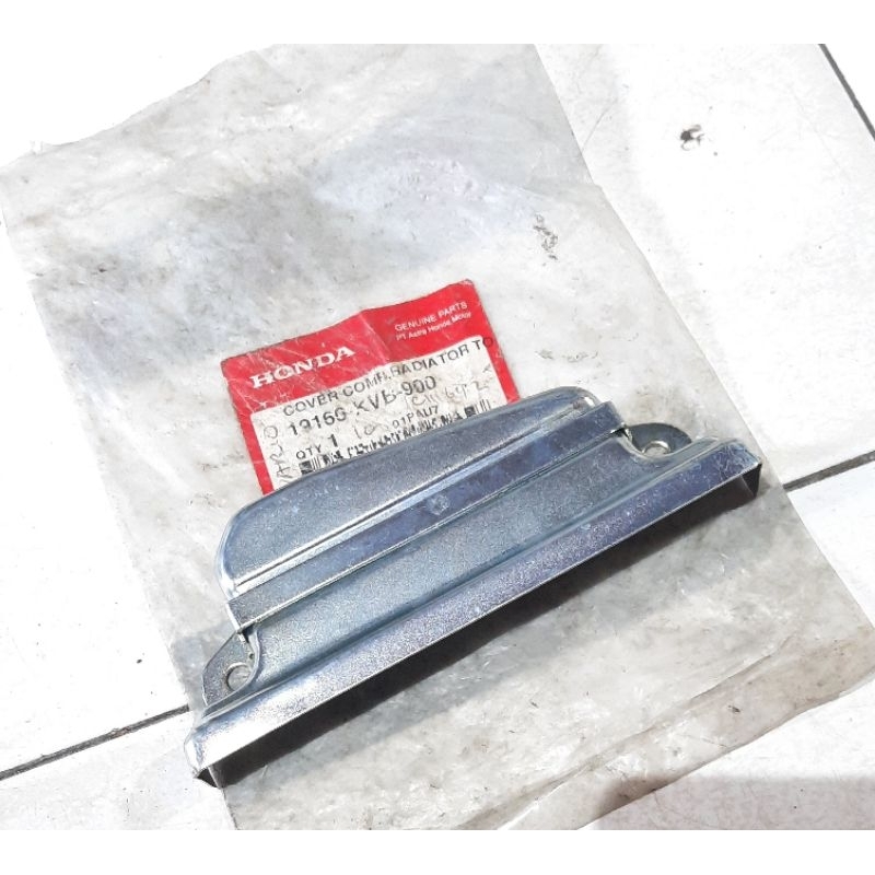 19160 KVB 900 PLAT TUTUP RADIATOR VARIO KARBU 110 CW VARIO KARBU 110 CW ORIGINAL AHM