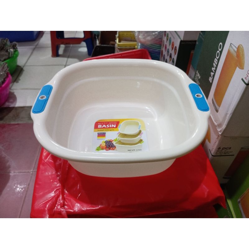 Baskom serbaguna Nagata segi besar 612