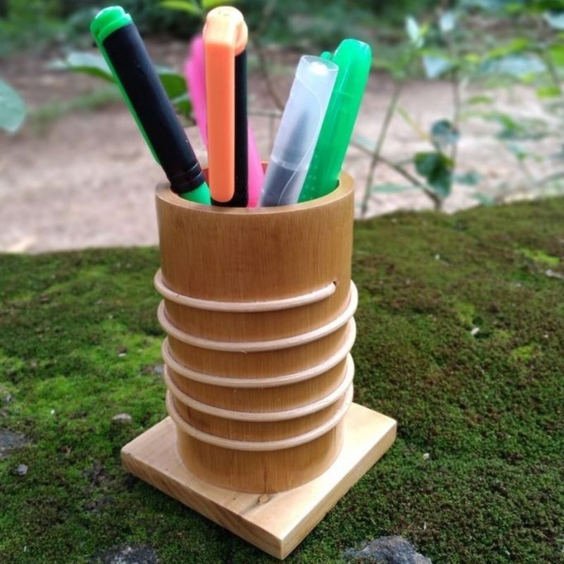 

Tempat Pencil/Tempat Pencil Bambu