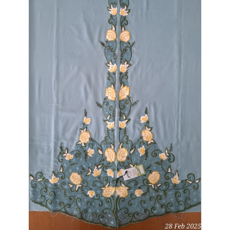 Bahan Kebaya Bordir Bunga Kerancang Halus