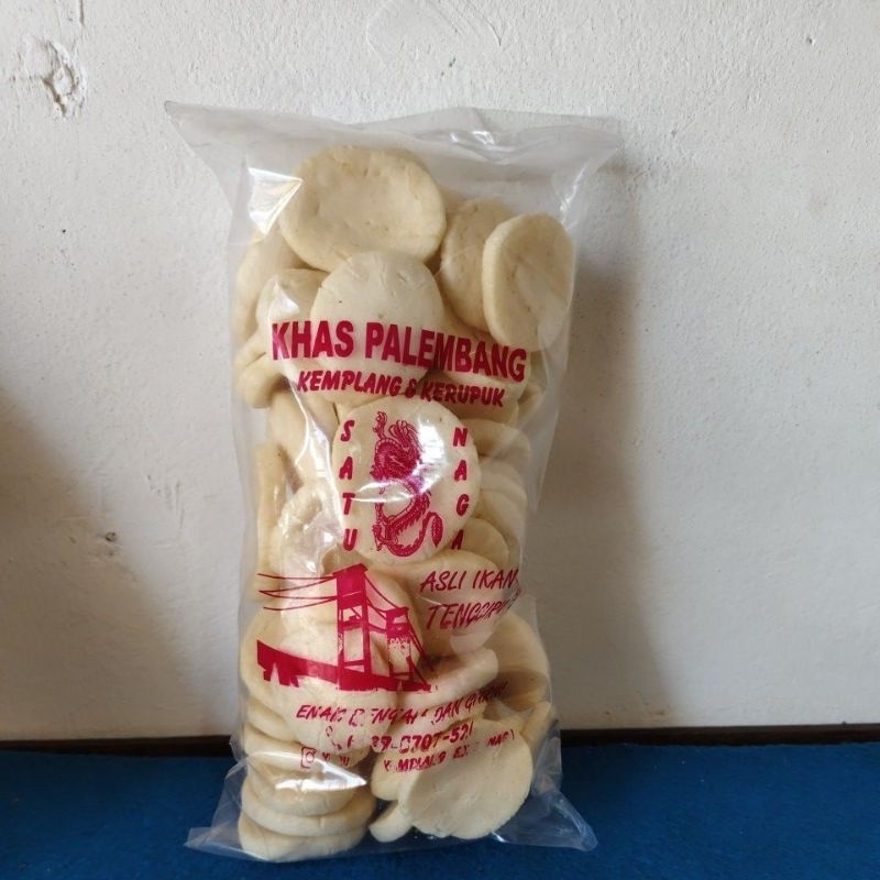 

Kemplang kancing super khas Palembang (bulat sedang) 250gr