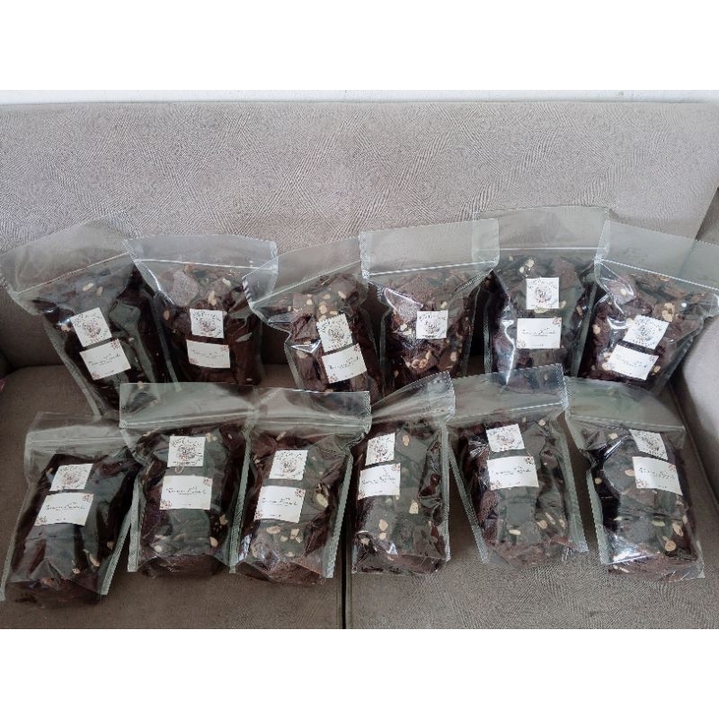 

Brownies kering chocochips almond 500gram