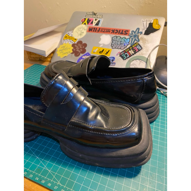 preloved second sepatu loafers size 40