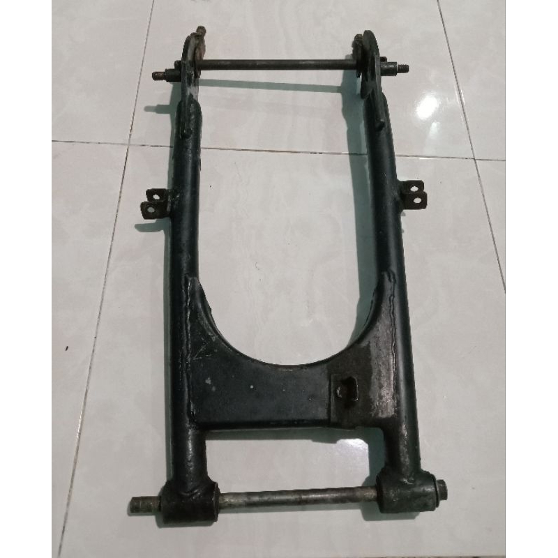 Swing arm arem Suzuki GP100 GP125 TRS katana Original swing arm Suzuki GP 100 original second