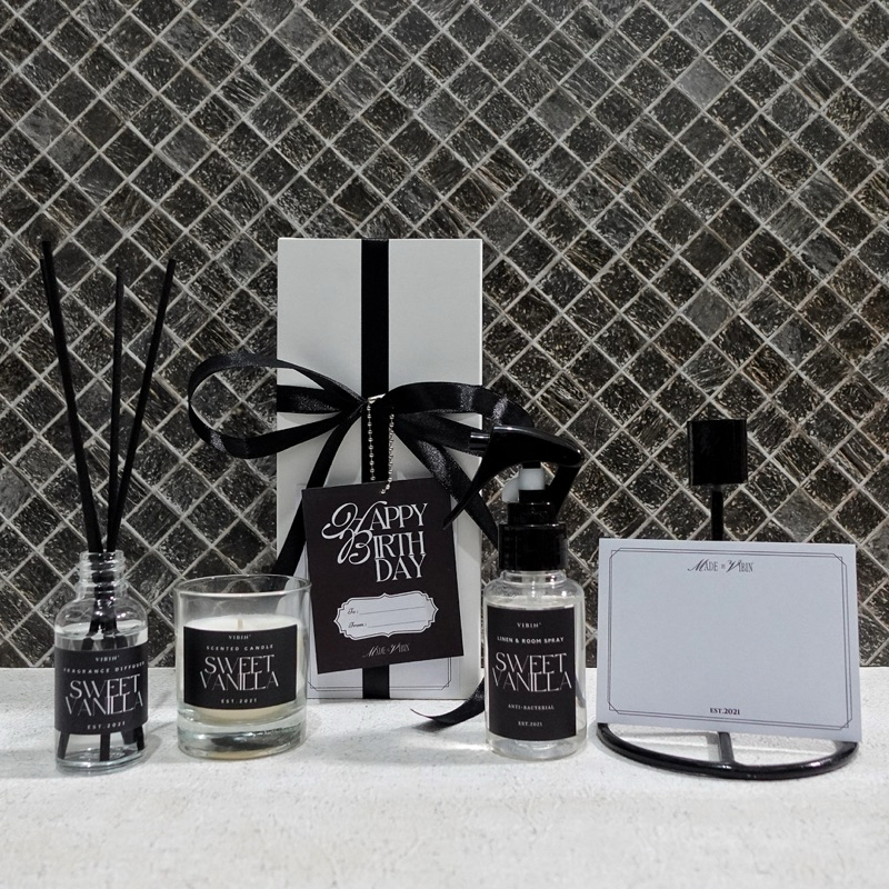 

Reis Hampers Gift Box Bundle Scented Candle Fragrance Diffuser & Room Spray by VIBIN Souvenir