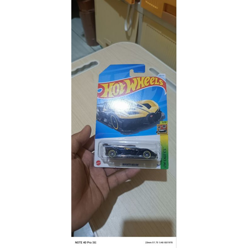 hotwheels bugati bolide