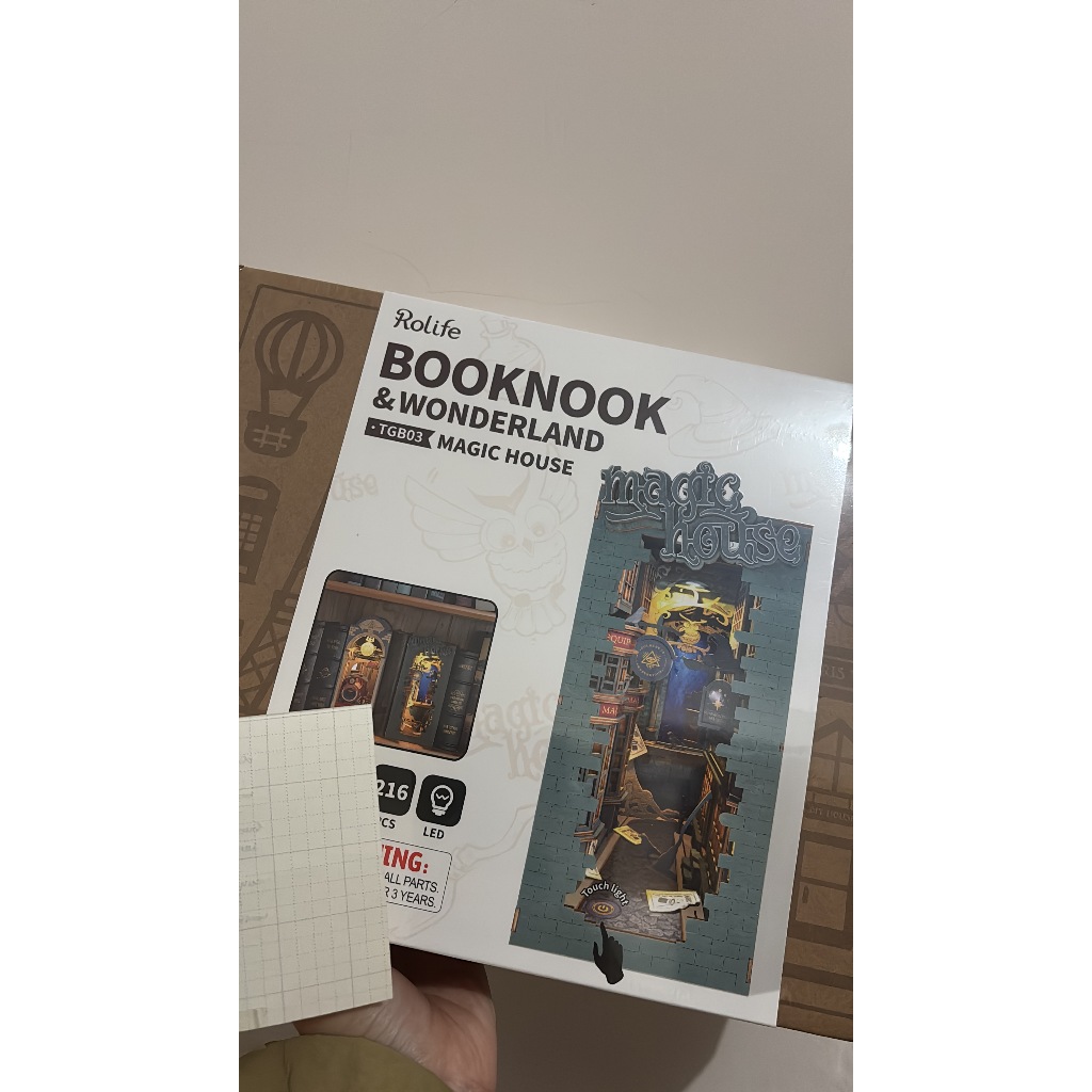 Book Nook Magic House NEW