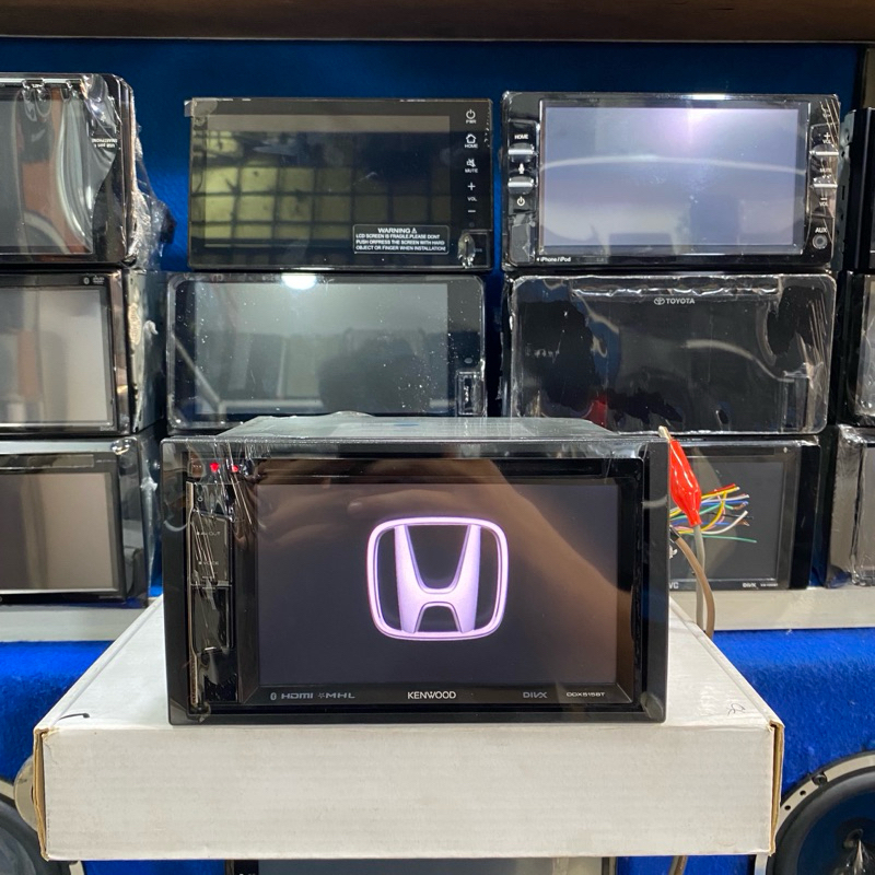 head unit double din merk kenwood DDX515BT