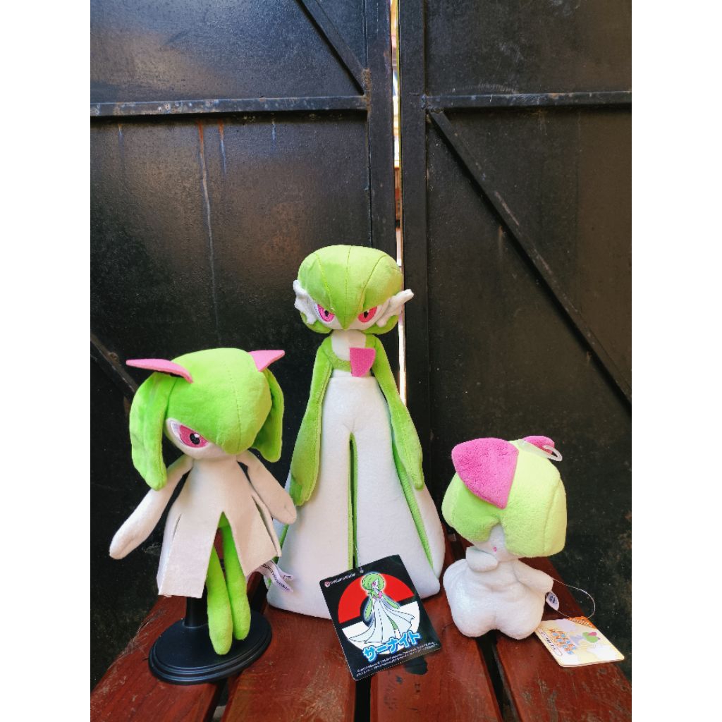 Boneka pokemon set evoline Gardevoir