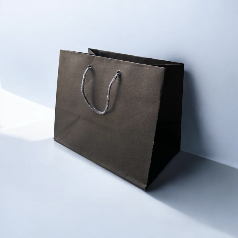 

Paperbag hitam 18x11x15 || Pia hitam