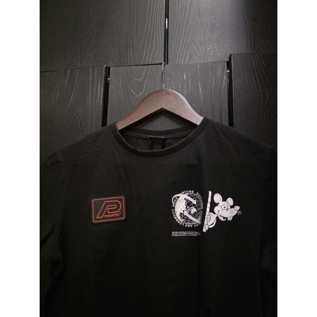 H&M Black T-Shirt tee. vintage Item. 100% original. Size S. kaos pria hitam berbahan cotton. 2nd