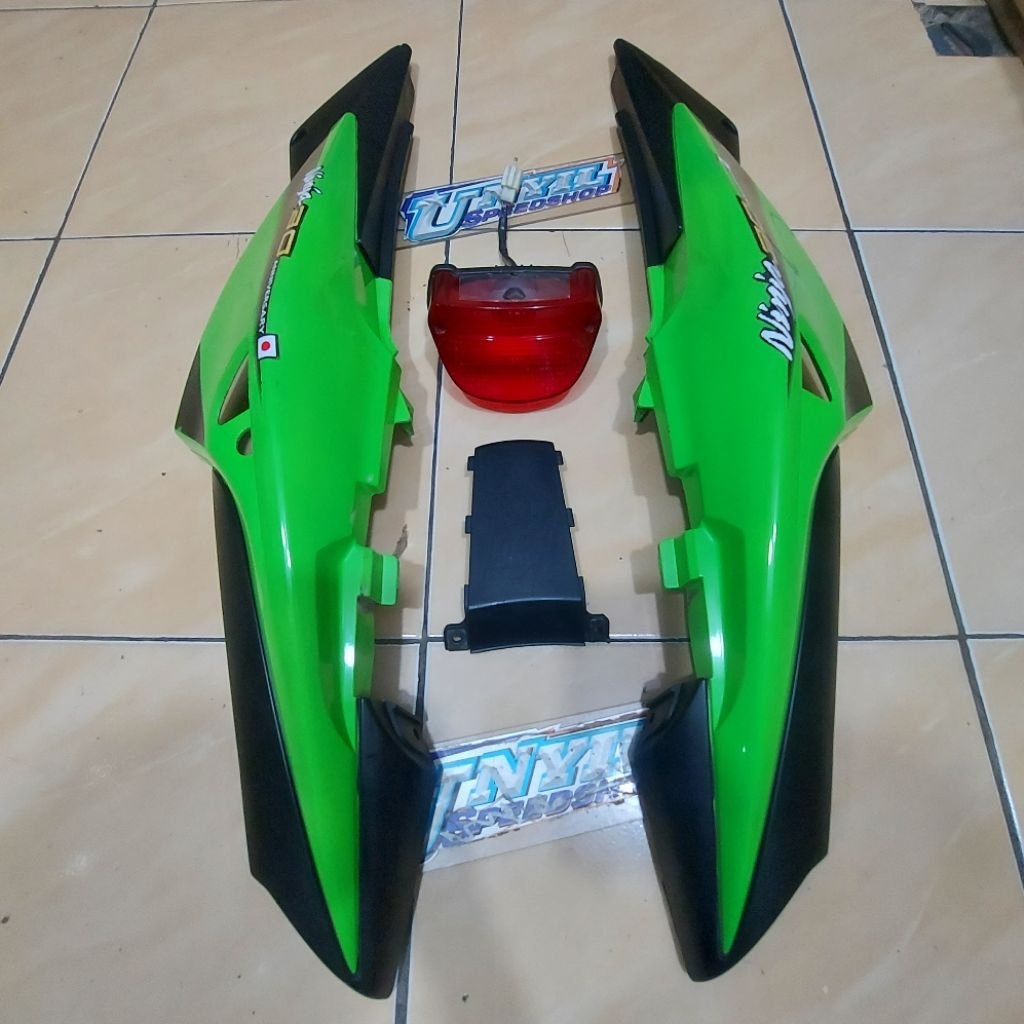 BODY COVER TAMENG BELAKANG NINJA RR ZX CBU CKD OLD SE GEN 4 ORIGINAL COPOTAN MOTOR BAHAN ABS GADING