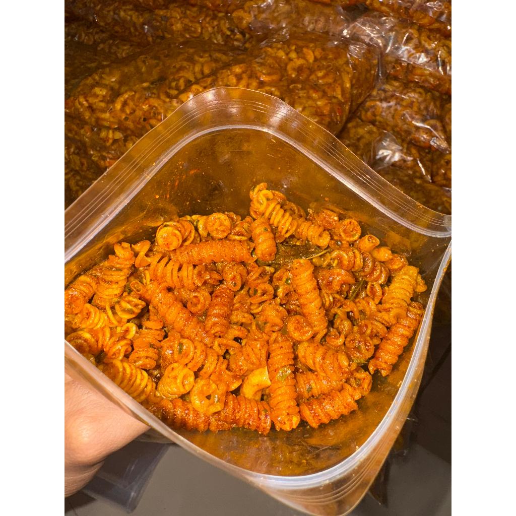 

MAKARONI SPIRAL URIL DAUN JERUK KEMASAN 500 GR -MAKARONI URIL DAUN JERUK TIDAK KERAS