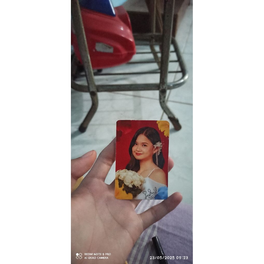 Fotochard indah jkt48 original + tanda tangan member