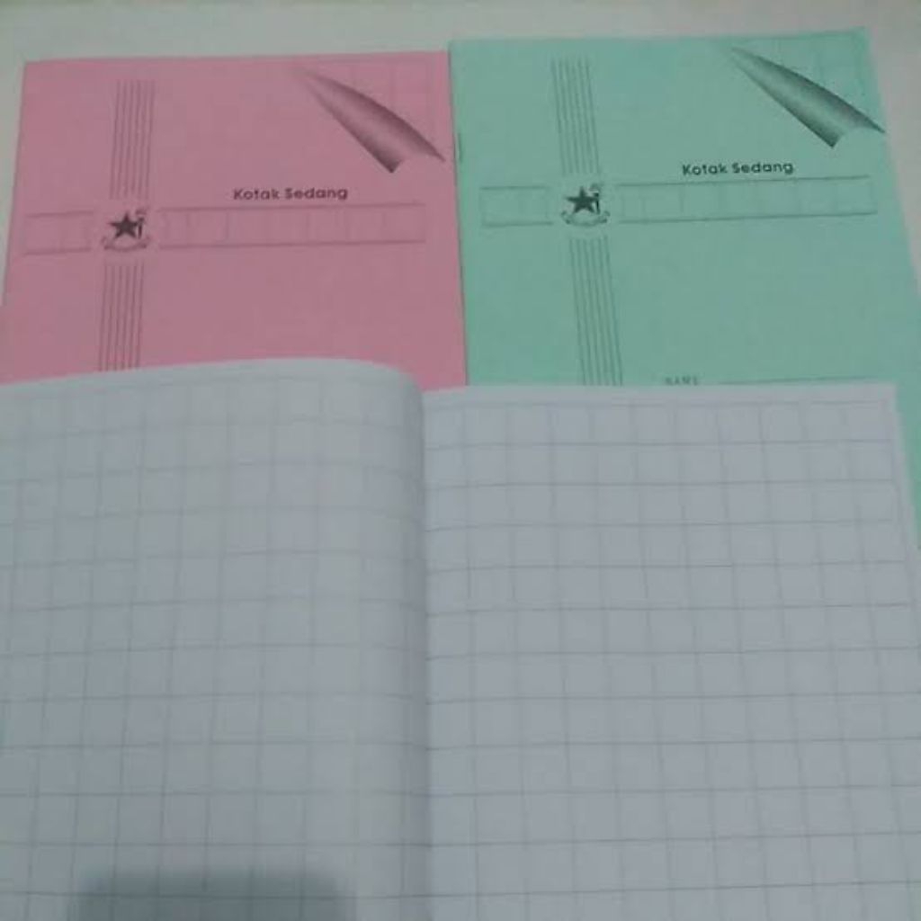 

Buku Tulis SIDU Kotak Besar (1 Pak isi 10 Buku)