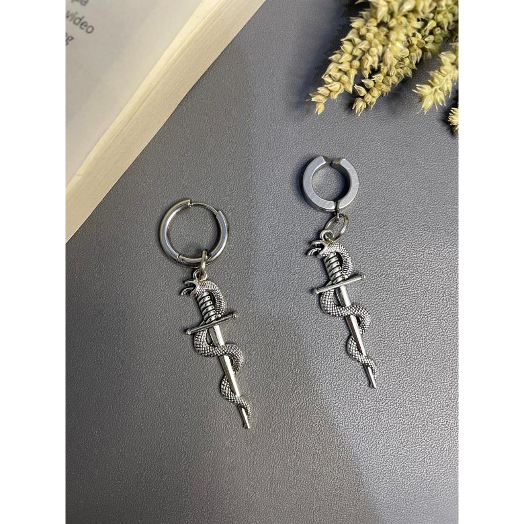 Anting Titanium Pria Dan Wanita Model Pedang Ular / Anting Unisex