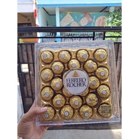 

CHOCOLATE FERRERO ROCHER (coklat isi kacang hazel)